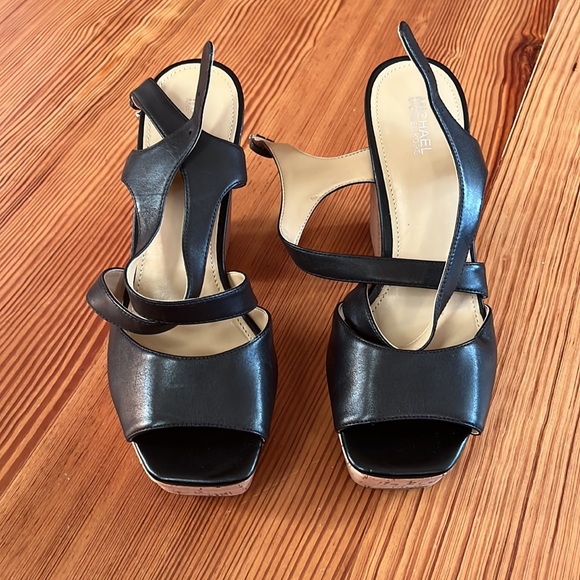 New Michael kors women’s chunky heels. Comfortable, elegant and stylish - Picture 4 of 5